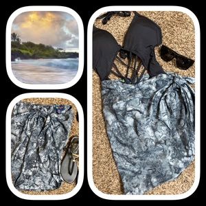NWOT Grey, White & Black Sarong